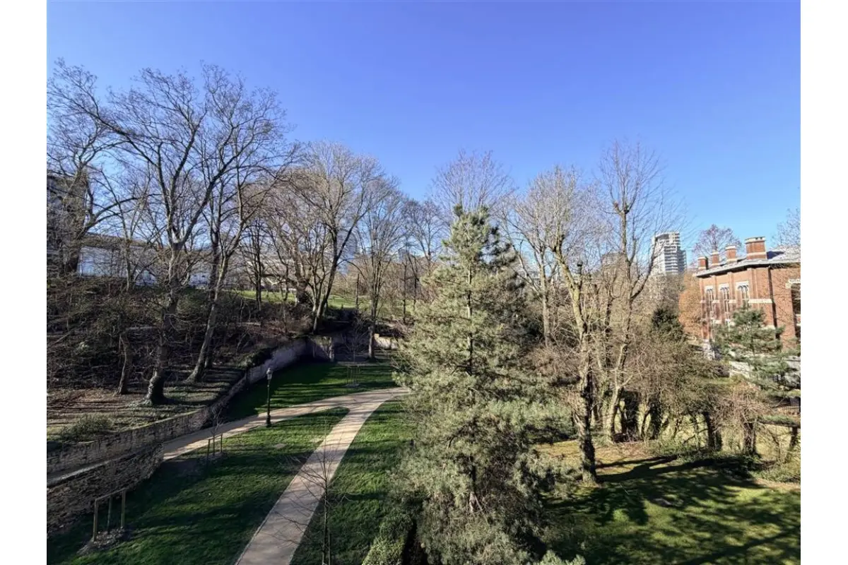 Appartement te  in Brussel 1000 360000.00€ 3 slaapkamers 104.00m² - Zoekertje 667602