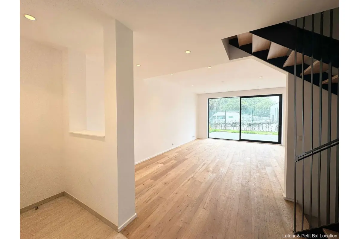 Huis te  huur in Sint-Pieters-Woluwe 1150 3000.00€ 5 slaapkamers 236.00m² - Zoekertje 667120