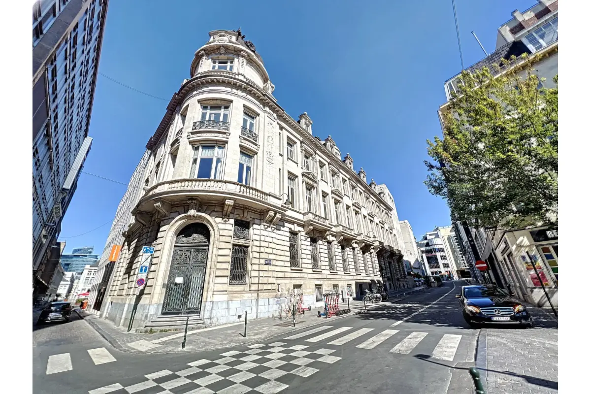 Mixgebouw te  koop in Brussel 1000 2800000.00€ 3 slaapkamers 469.00m² - Zoekertje 667524