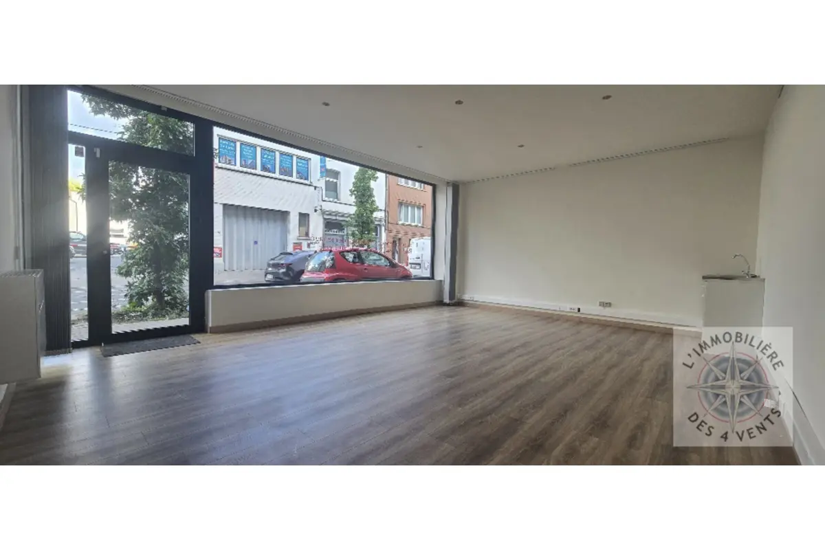 Commerce à louer à Uccle 1180 750.00€  chambres 40.00m² - annonce 667172