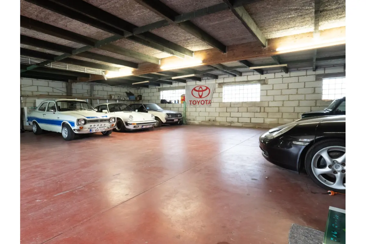 Parking & garage te  huur in Sint-Pieters-Woluwe 1150 150.00€  slaapkamers m² - Zoekertje 667451