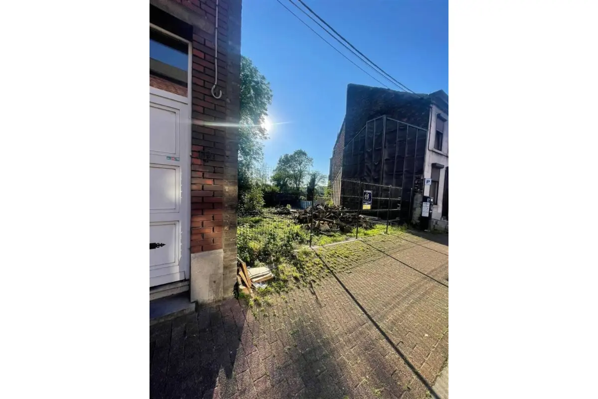 Grond te  koop in Charleroi 6000 70000.00€  slaapkamers m² - Zoekertje 668261