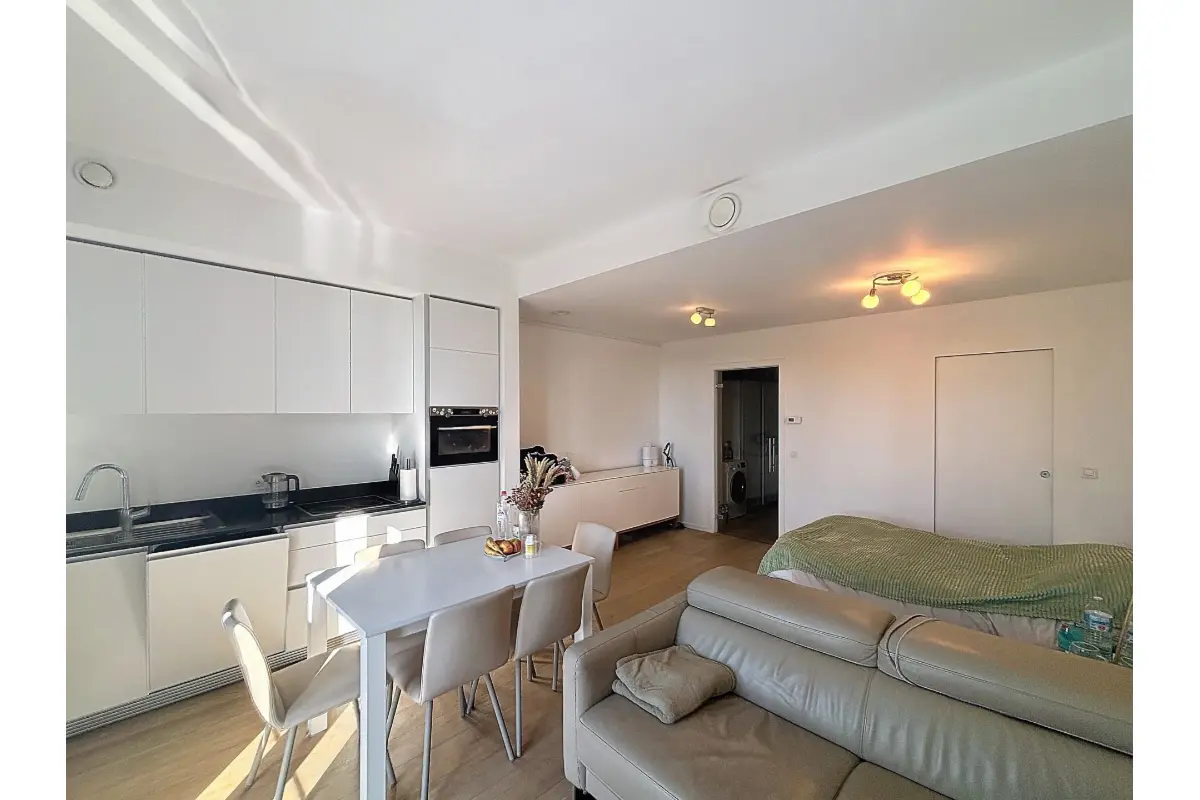 Studio te  huur in Etterbeek 1040 1050.00€  slaapkamers 35.00m² - Zoekertje 668334