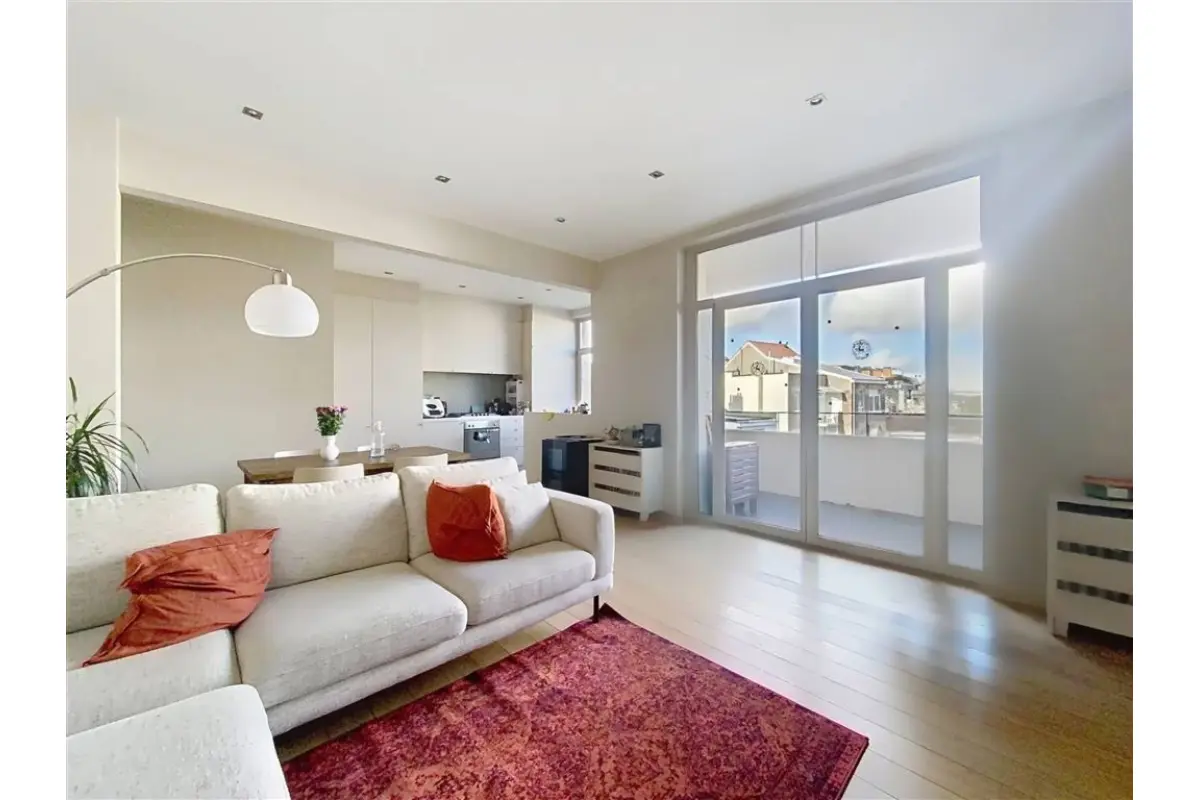 Appartement à  à Ixelles 1050 1700.00€ 2 chambres 90.00m² - annonce 668251