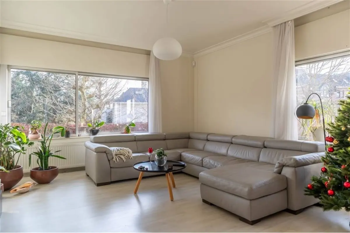 Benedenverdieping te  koop in Ukkel 1180 450000.00€ 2 slaapkamers 110.00m² - Zoekertje 668393
