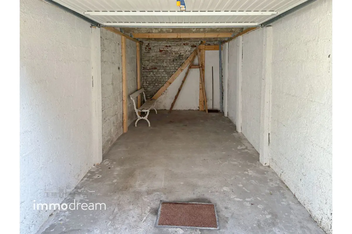 Parking & garage te  huur in Sint-Pieters-Woluwe 1150 150.00€  slaapkamers m² - Zoekertje 668227