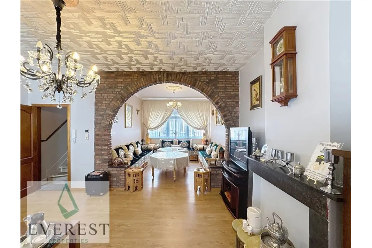 Huis te  koop in Anderlecht 1070 415000.00€ 3 slaapkamers 150.00m² - Zoekertje 670399