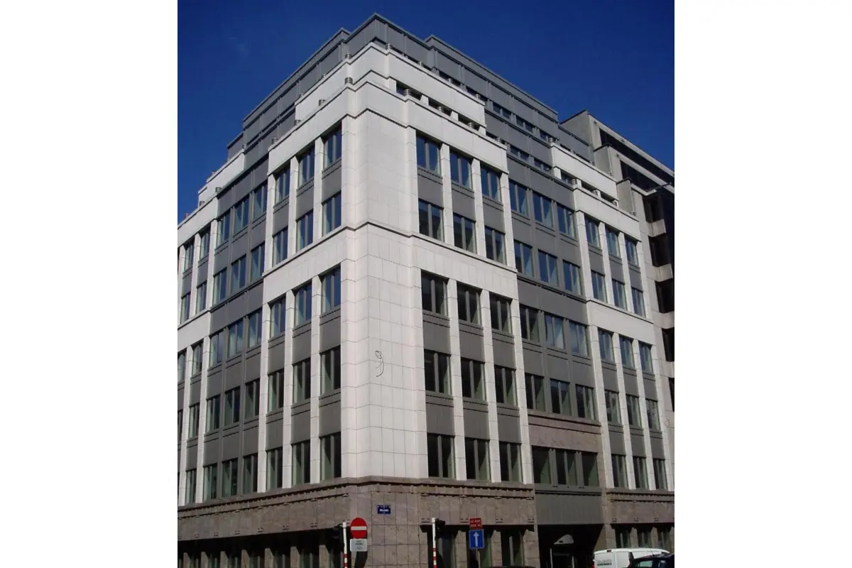 Handelszaak te  huur in Etterbeek 1040 4935.00€  slaapkamers 329.00m² - Zoekertje 670126