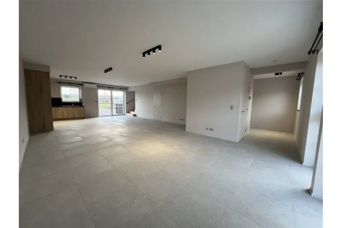 Triplex à louer à Suarlée 5020 1500.00€ 3 chambres 147.00m² - annonce 670428