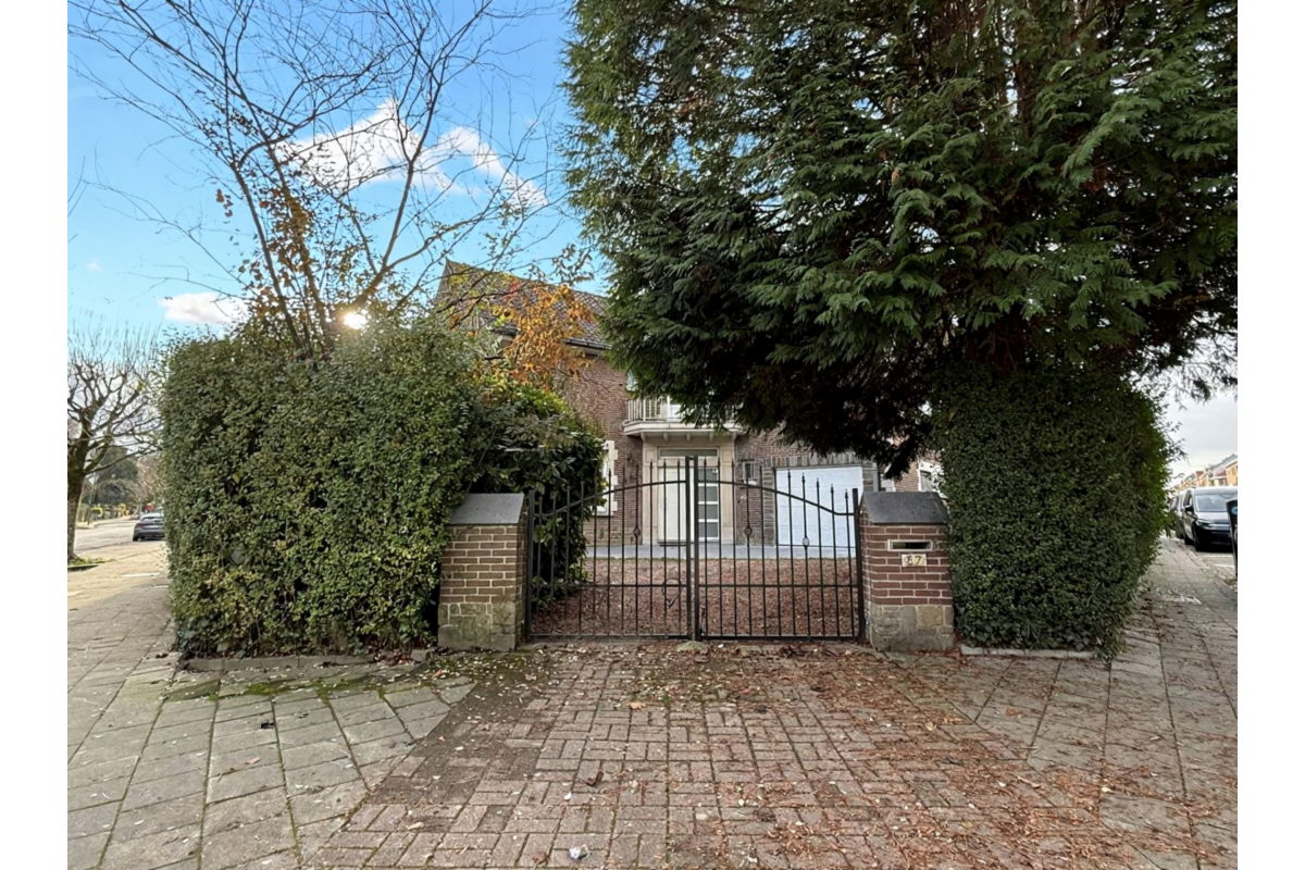 Huis te  huur in Sint-Pieters-Woluwe 1150 2950.00€ 4 slaapkamers 260.00m² - Zoekertje 670192