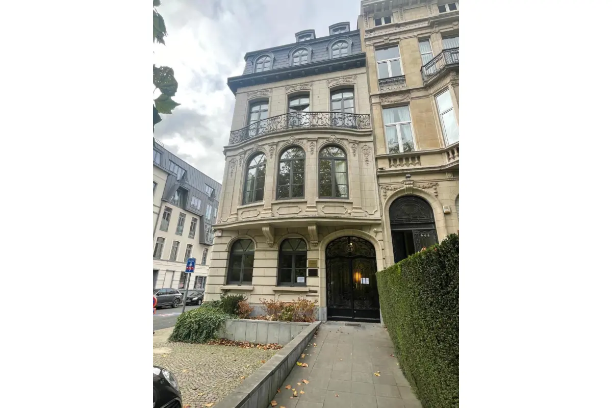 Handelszaak te  huur in Etterbeek 1040 9000.00€  slaapkamers 660.00m² - Zoekertje 670120