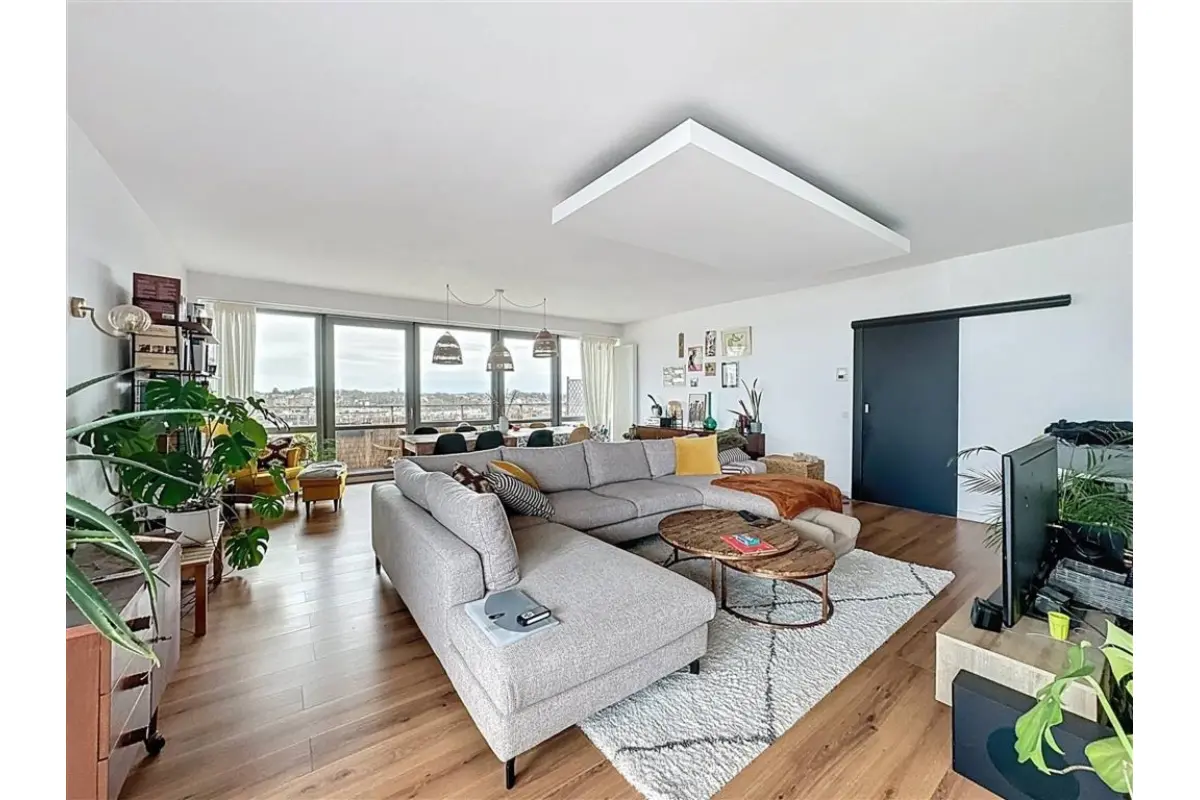 Appartement te  in Sint-Jans-Molenbeek 1080 299000.00€ 3 slaapkamers 166.00m² - Zoekertje 670386