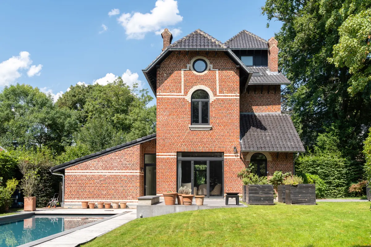 Huis te  in Linkebeek 1630 1490000.00€ 6 slaapkamers 340.00m² - Zoekertje 671346