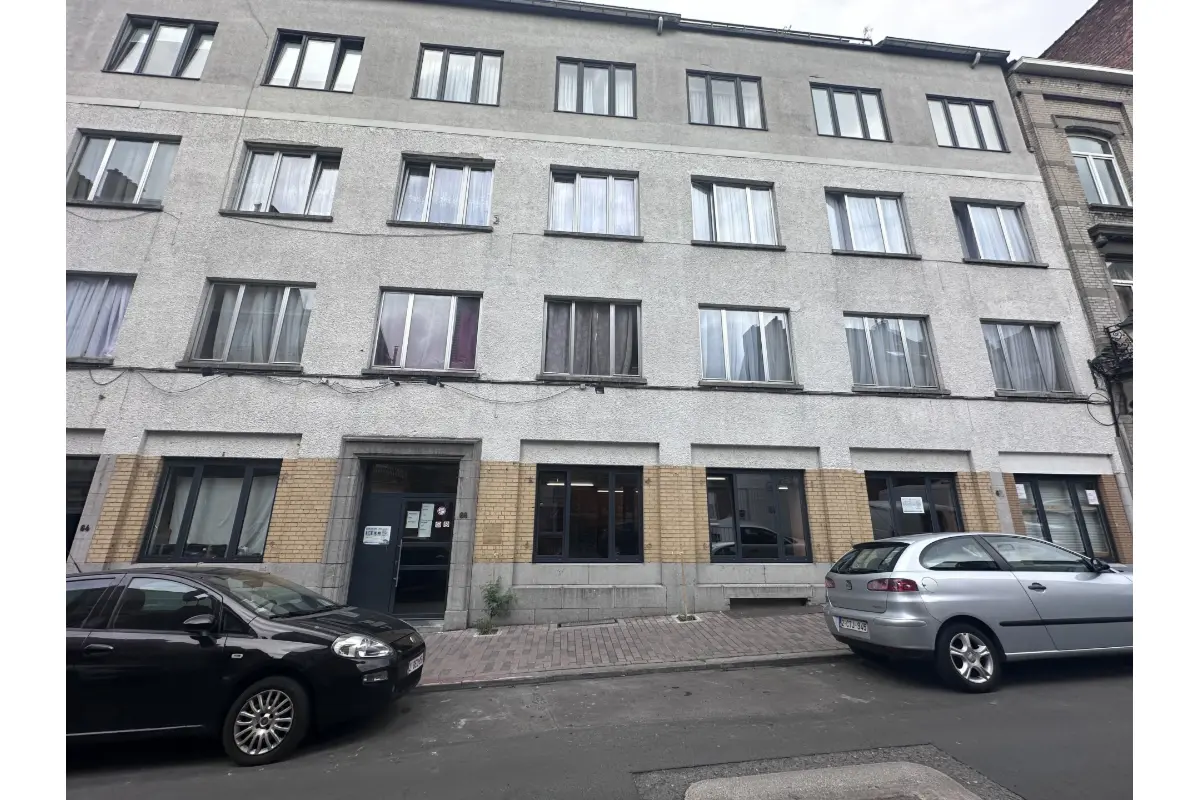 Handelszaak te  koop in Sint-Gillis 1060 299000.00€  slaapkamers 210.00m² - Zoekertje 669793