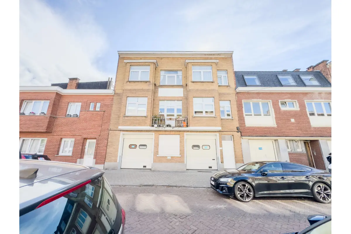 Huis te  koop in Anderlecht 1070 525000.00€ 3 slaapkamers 337.00m² - Zoekertje 669802
