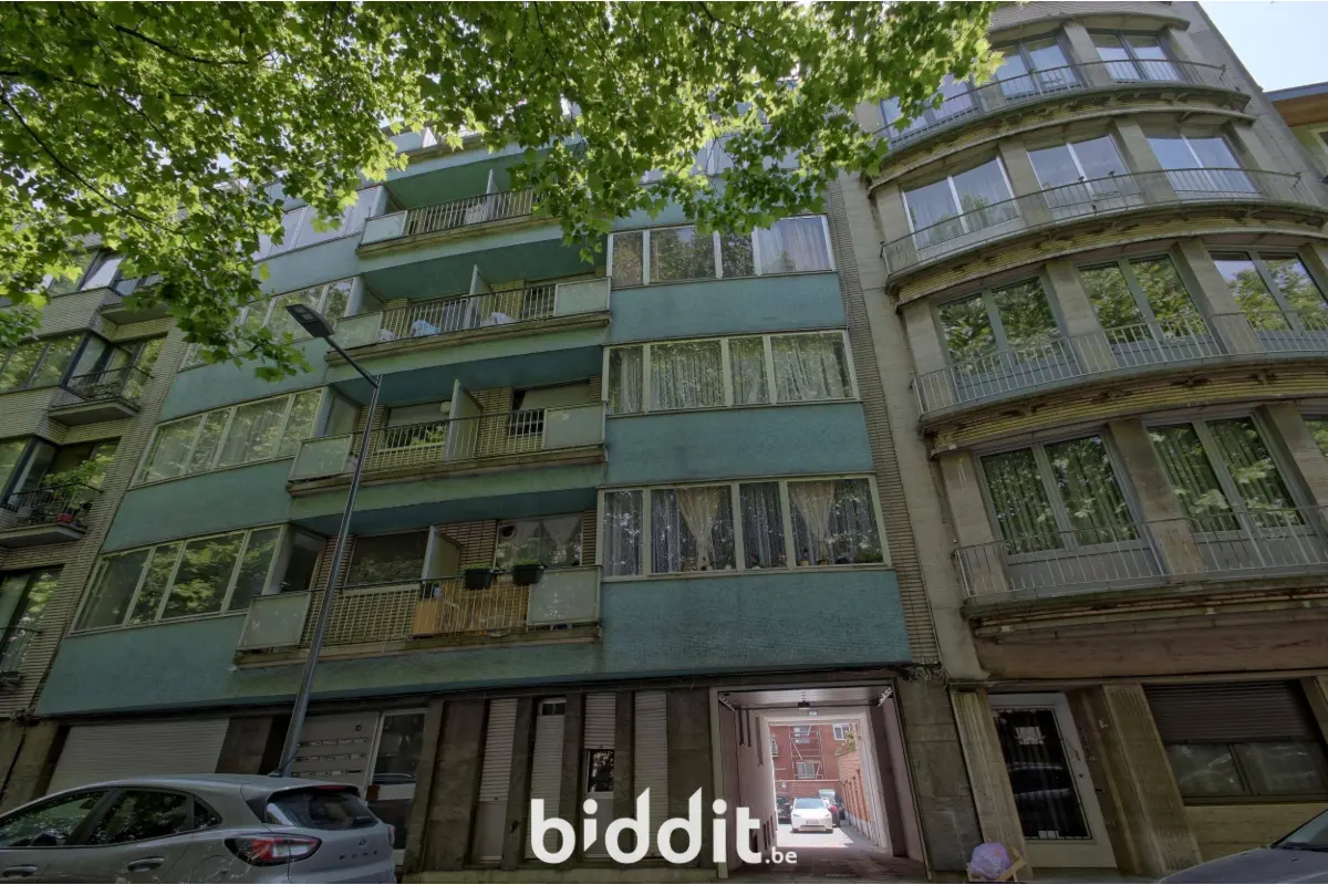 Huis te  koop in Sint-Jans-Molenbeek 1080 960000.00€ 23 slaapkamers m² - Zoekertje 669826