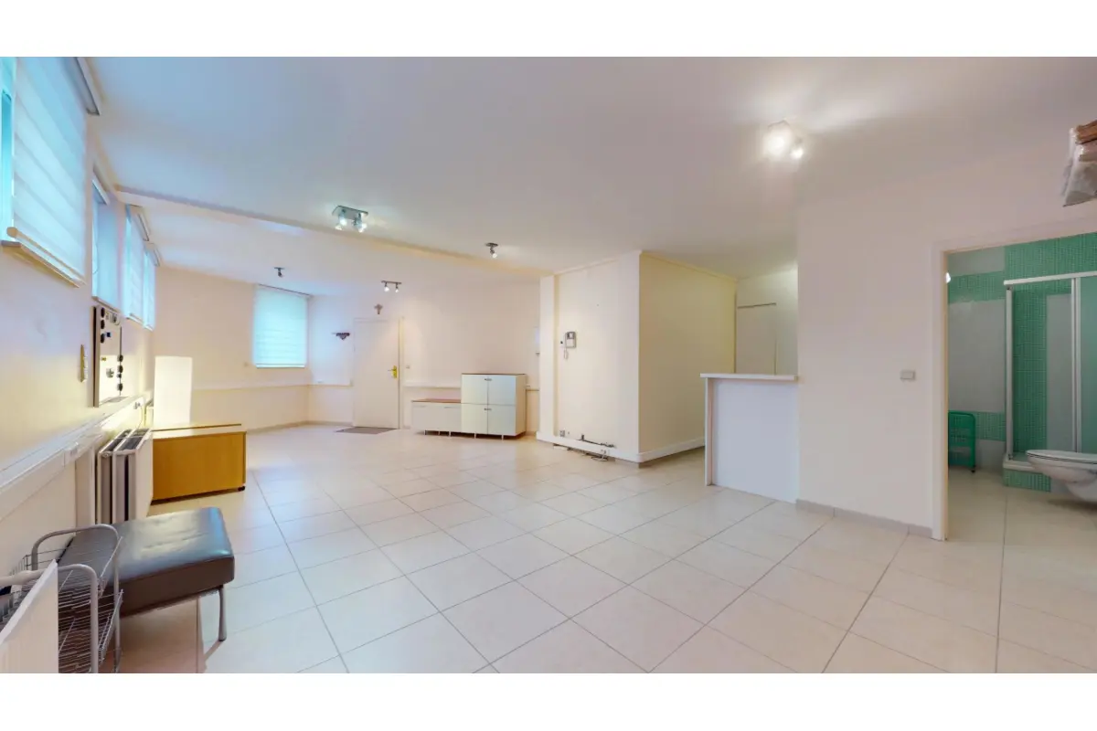 Studio te  koop in Sint-Lambrechts-Woluwe 1200 210000.00€ 0 slaapkamers 56.00m² - Zoekertje 669371