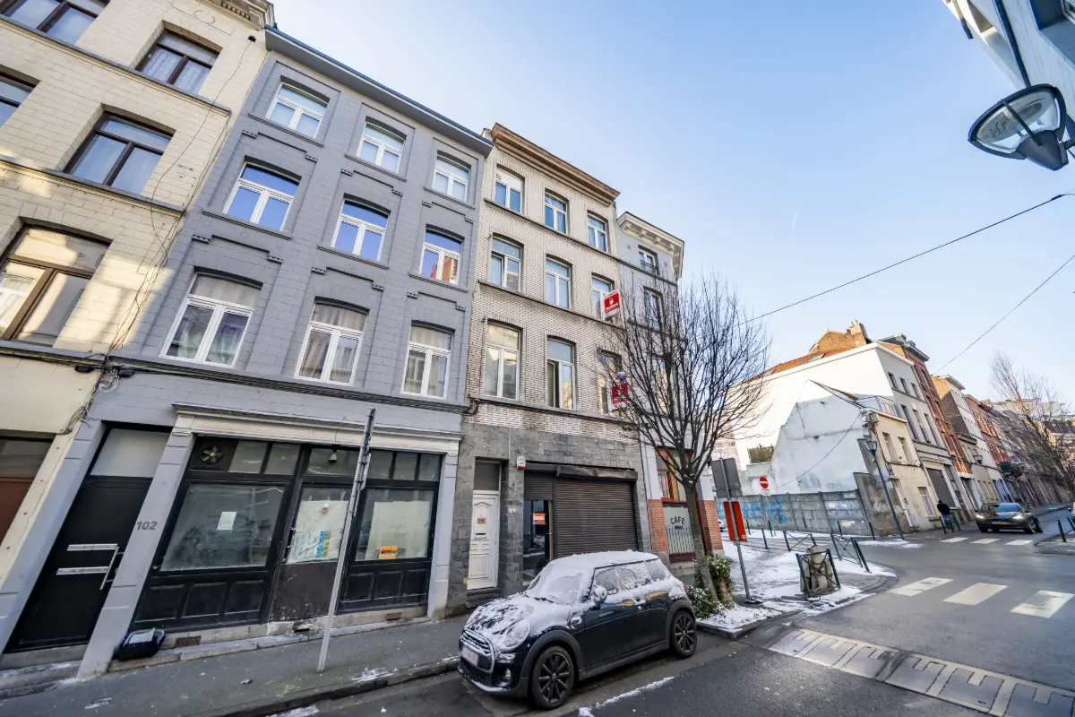 Mixgebouw te  koop in Sint-Jans-Molenbeek 1080 615000.00€ 6 slaapkamers 319.00m² - Zoekertje 669982