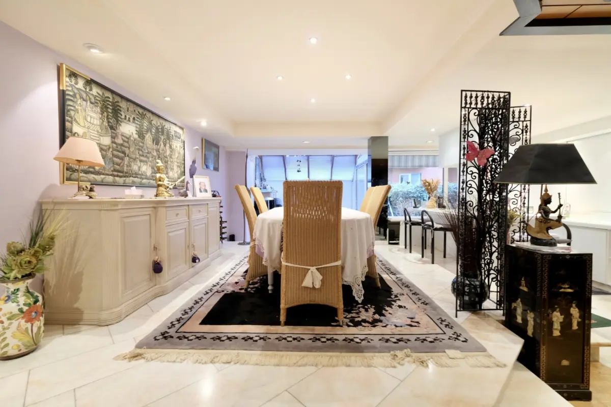 Benedenverdieping te  koop in Sint-Jans-Molenbeek 1080 399000.00€ 3 slaapkamers 200.00m² - Zoekertje 672090