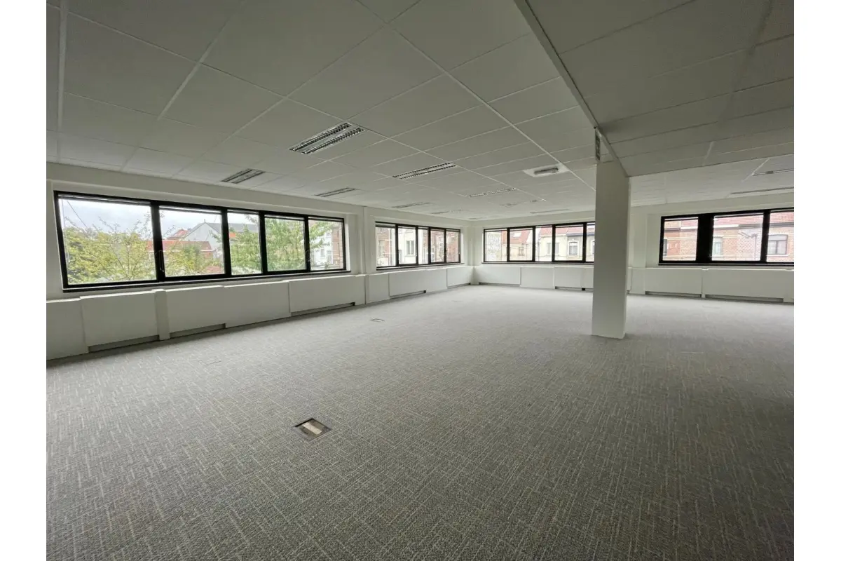 Handelszaak te  koop in Ruisbroek 1601 341000.00€  slaapkamers 343.00m² - Zoekertje 671631
