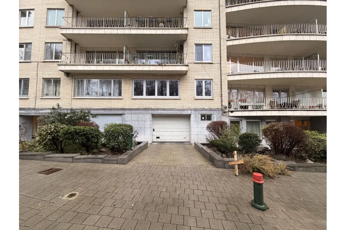 Box à louer à Forest 1190 160.00€  chambres m² - annonce 672069