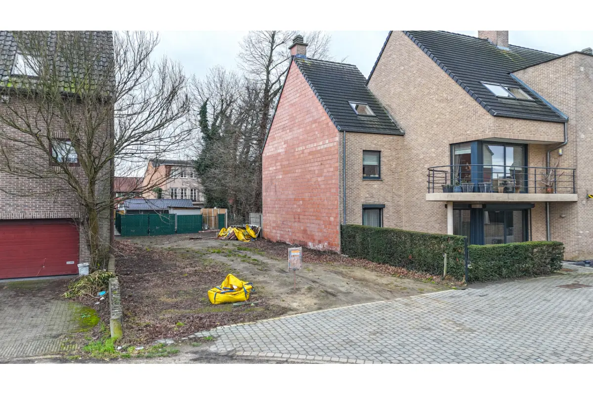 Grond te  koop in Heusden-Zolder 3550 129000.00€  slaapkamers m² - Zoekertje 671967