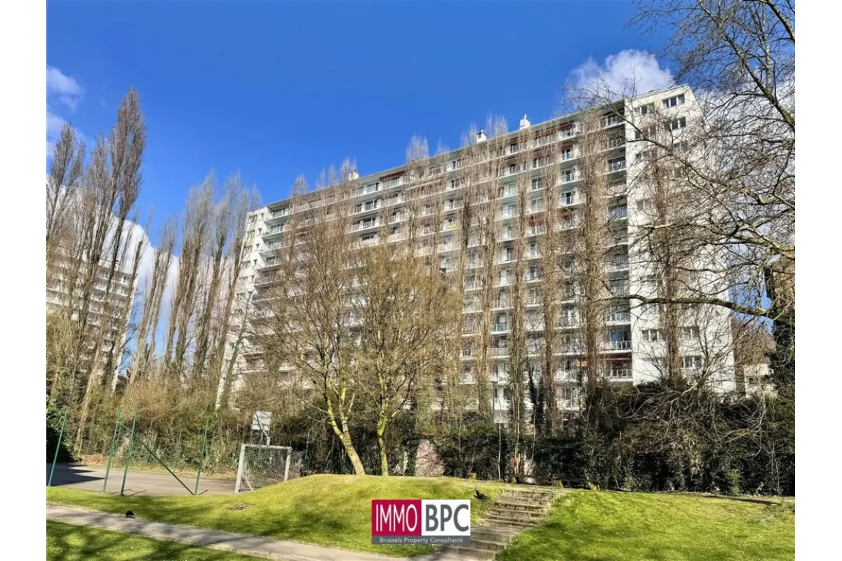 Box te  in Ukkel 1180 25000.00€  slaapkamers m² - Zoekertje 672127