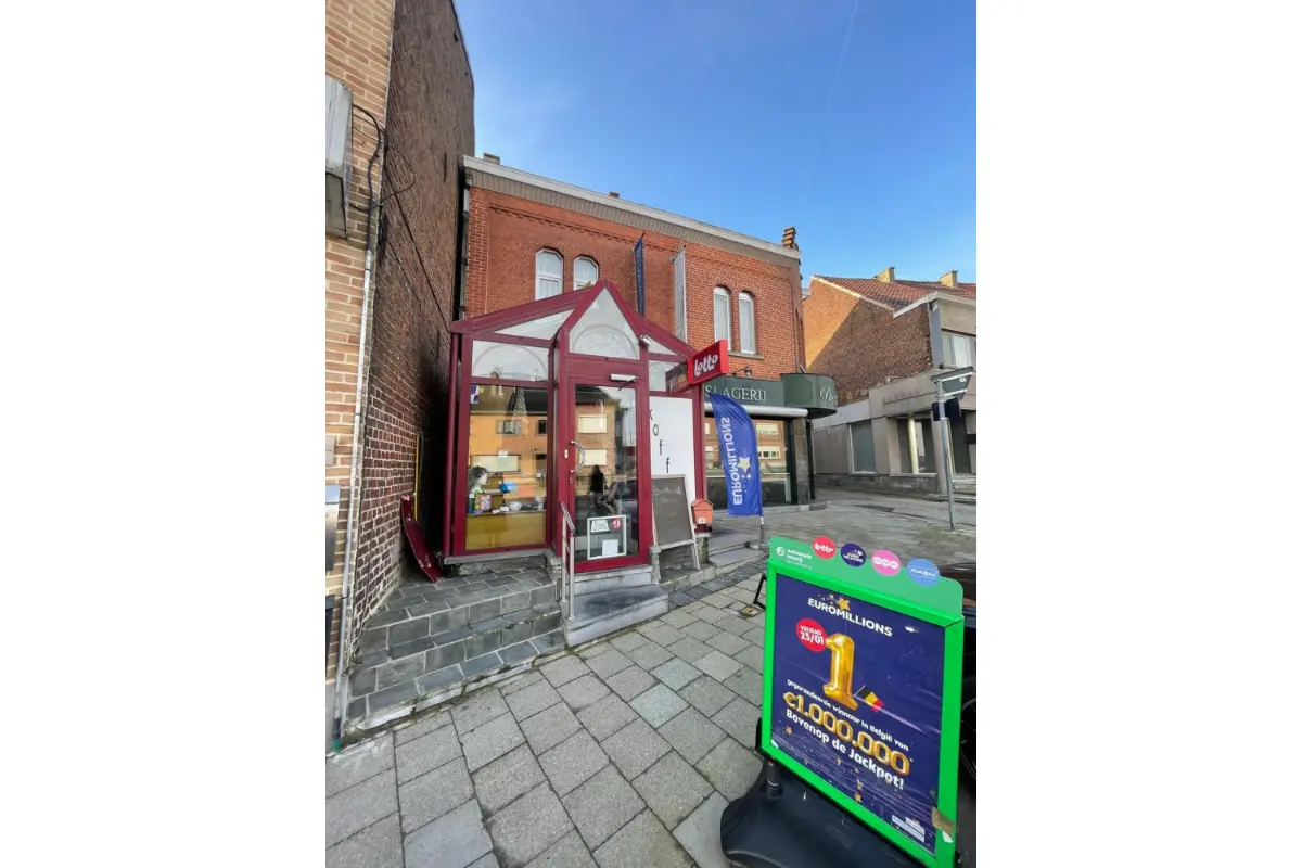 Handelszaak te  koop in Geraardsbergen 9500 295000.00€ 2 slaapkamers m² - Zoekertje 671701