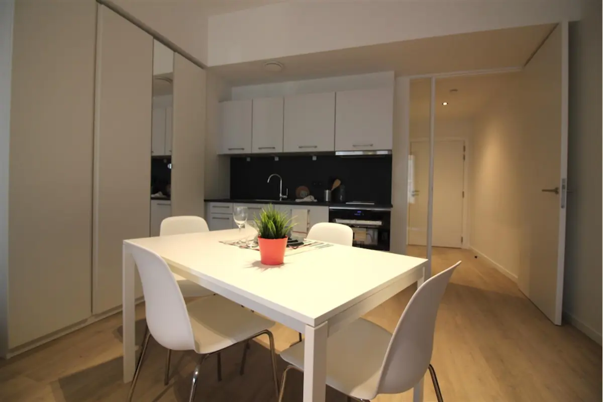 Studio te  huur in Brussel 1000 950.00€ 0 slaapkamers 30.00m² - Zoekertje 671915