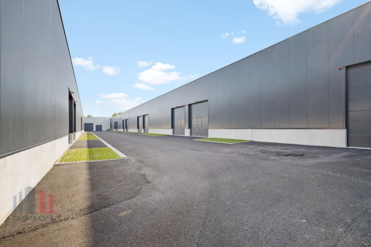 Handelszaak te  koop in Zedelgem 8210 343125.00€  slaapkamers 225.00m² - Zoekertje 671616