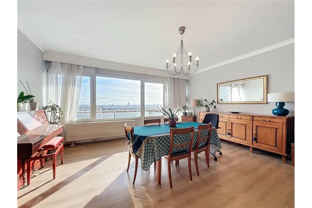 Appartement te  in Sint-Jans-Molenbeek 1080 250000.00€ 2 slaapkamers 120.00m² - Zoekertje 672109