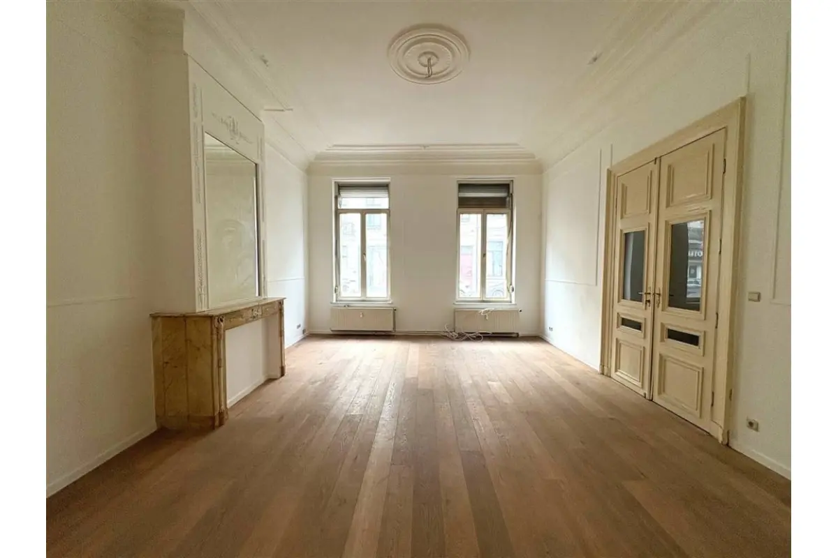 Appartement à  à Saint-Josse-ten-Noode 1210 375000.00€ 1 chambres 180.00m² - annonce 672036