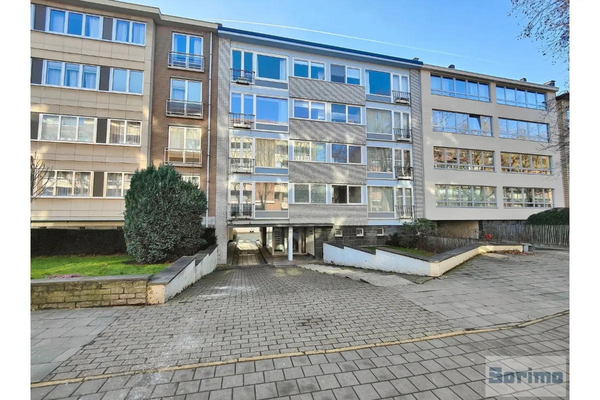 Appartement à  à Woluwe-Saint-Pierre 1150 1350.00€ 2 chambres 90.00m² - annonce 672044
