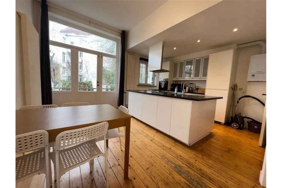 Duplex te  huur in Sint-Gillis 1060 2750.00€ 3 slaapkamers 120.00m² - Zoekertje 672960