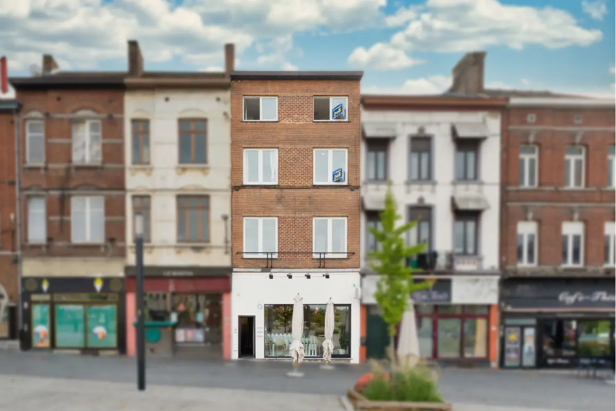 Appartementsgebouw te  koop in Charleroi 6000 595000.00€ 5 slaapkamers m² - Zoekertje 672639