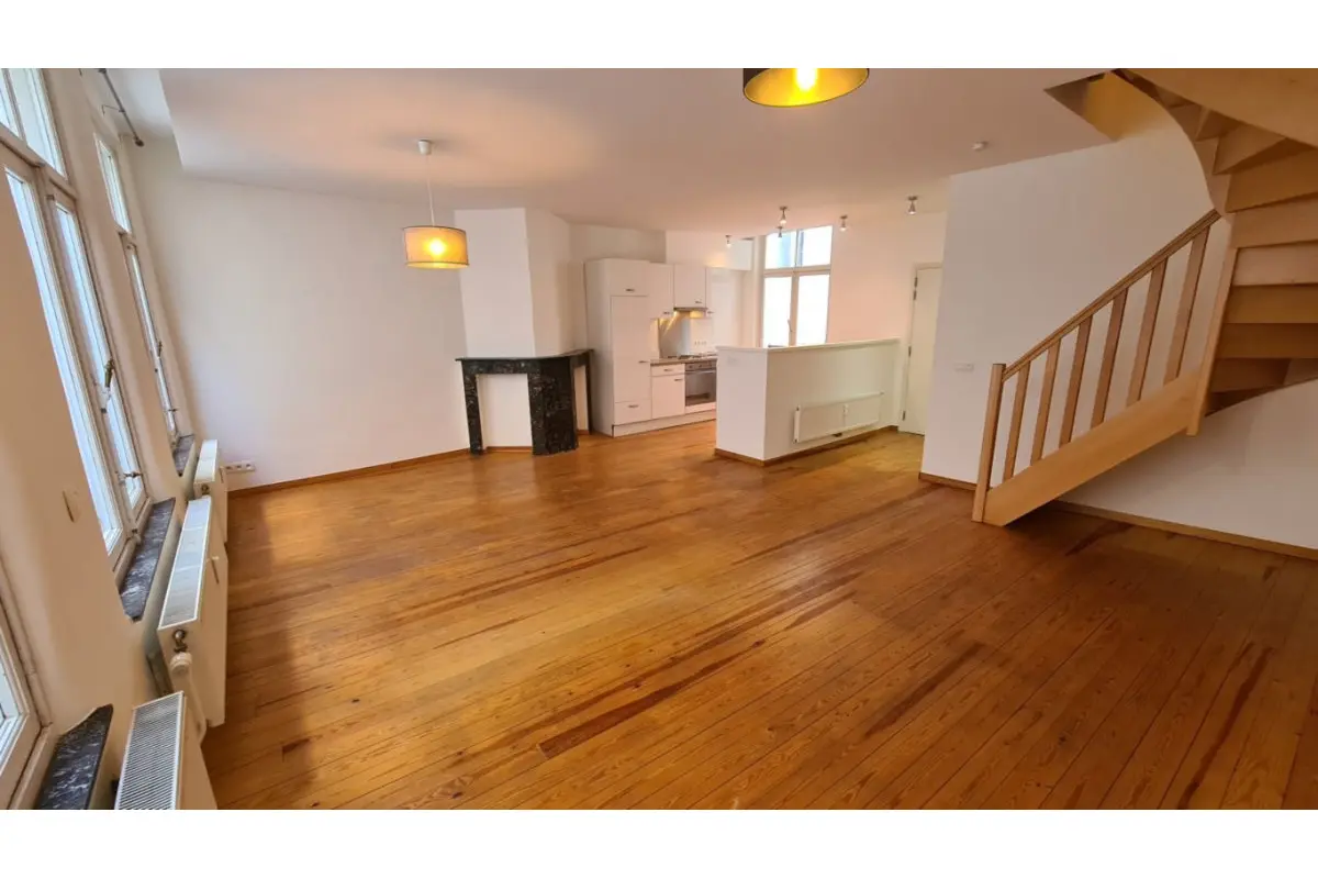Duplex te  huur in Brussel 1000 980.00€ 1 slaapkamers 75.00m² - Zoekertje 673661