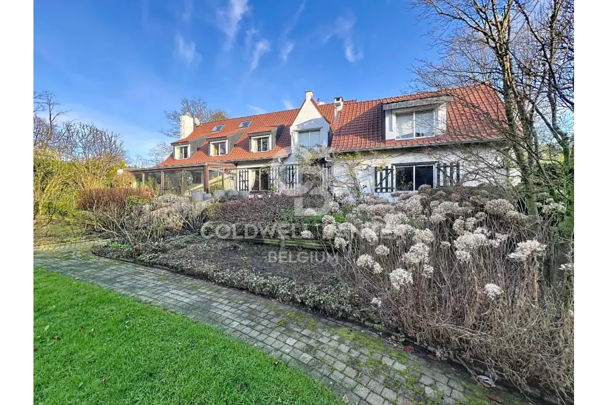 Huis te  koop in Ukkel 1180 1295000.00€ 4 slaapkamers 330.00m² - Zoekertje 673430