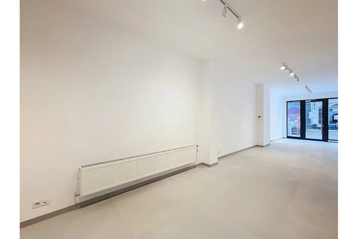 Handelszaak te  huur in Ukkel 1180 2300.00€  slaapkamers 80.00m² - Zoekertje 674242