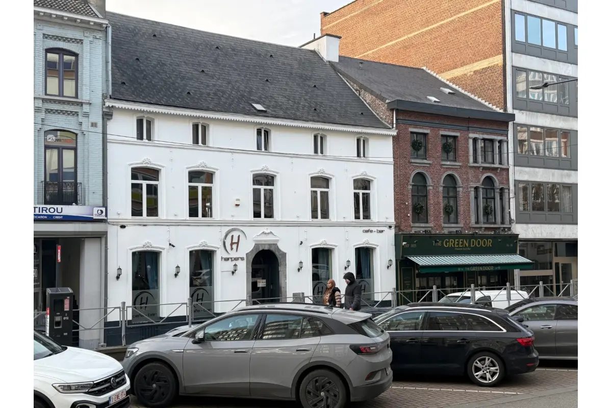 Appartementsgebouw te  koop in Charleroi 6000 1500000.00€  slaapkamers m² - Zoekertje 674107