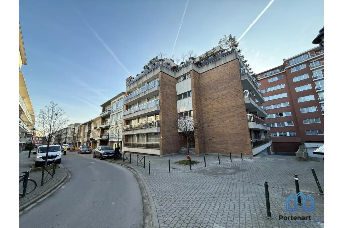 Appartement à vendre à Molenbeek-Saint-Jean 1080 168000.00€ 1 chambres 70.00m² - annonce 673771