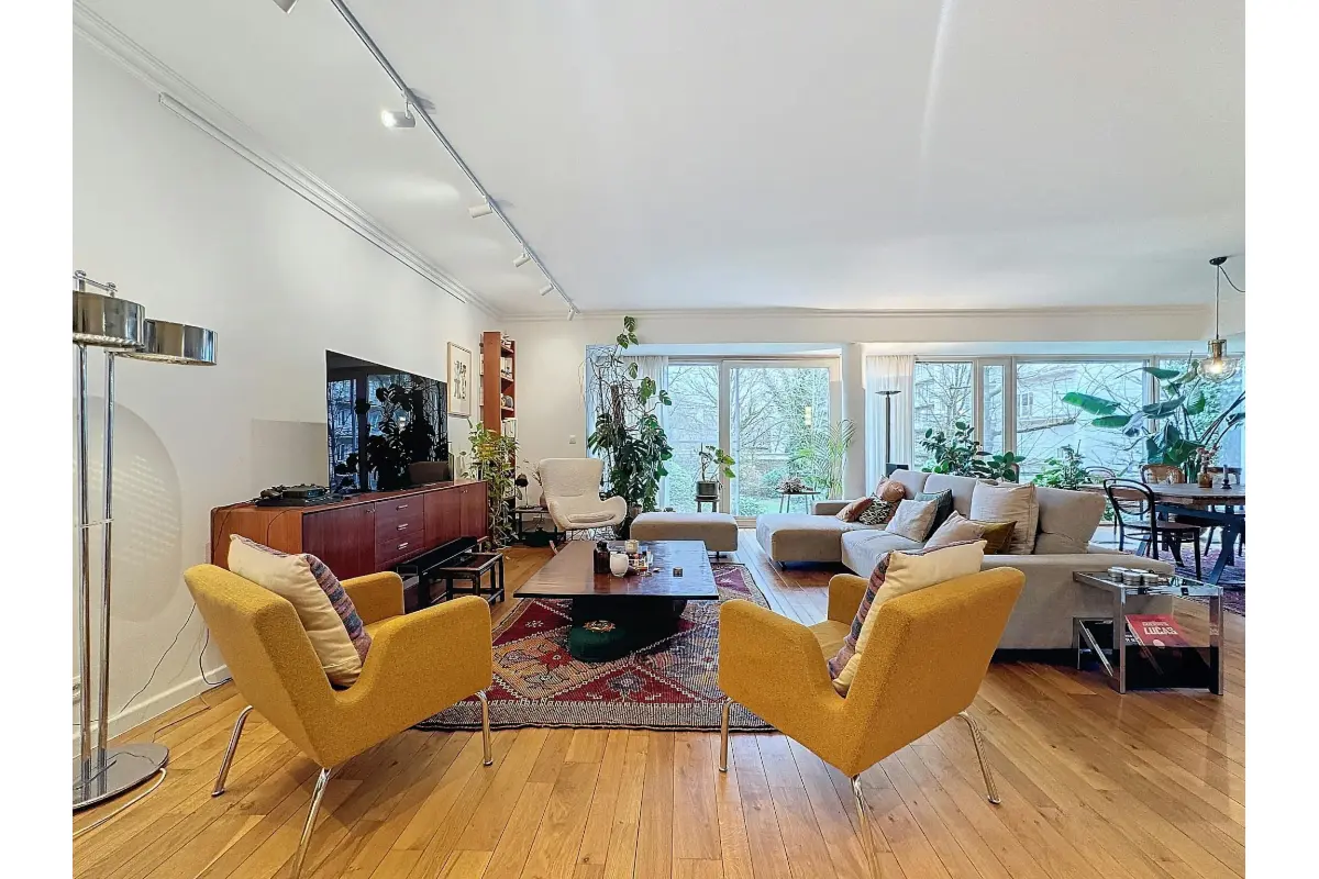 Appartement te  huur in Ukkel 1180 3000.00€  slaapkamers m² - Zoekertje 673355