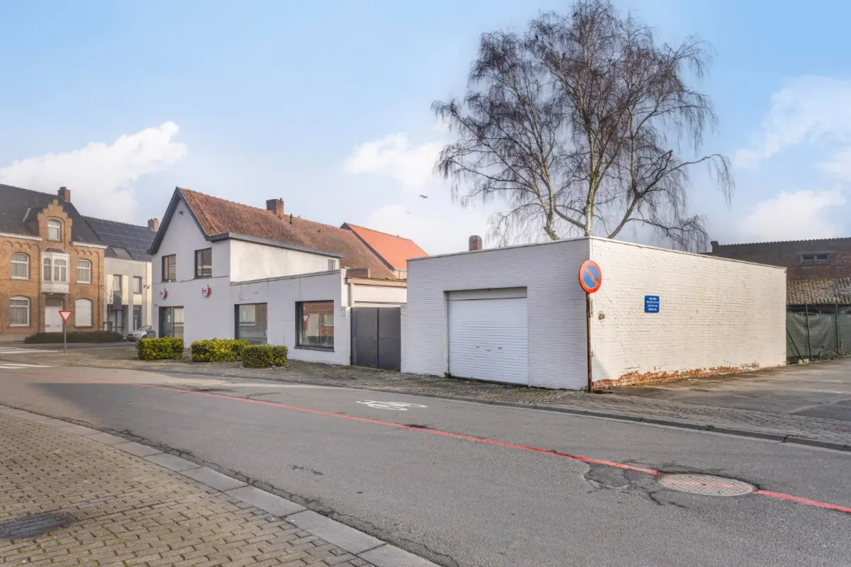 Parking & garage te  huur in Langemark-Poelkapelle 8920 130.00€  slaapkamers m² - Zoekertje 673535
