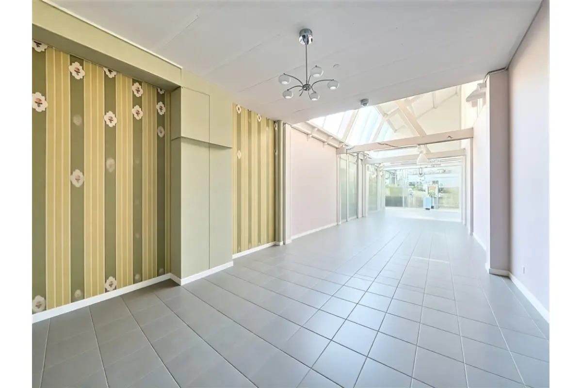 Handelszaak te  koop in Sint-Niklaas 9100 499000.00€ 2 slaapkamers 200.00m² - Zoekertje 673654