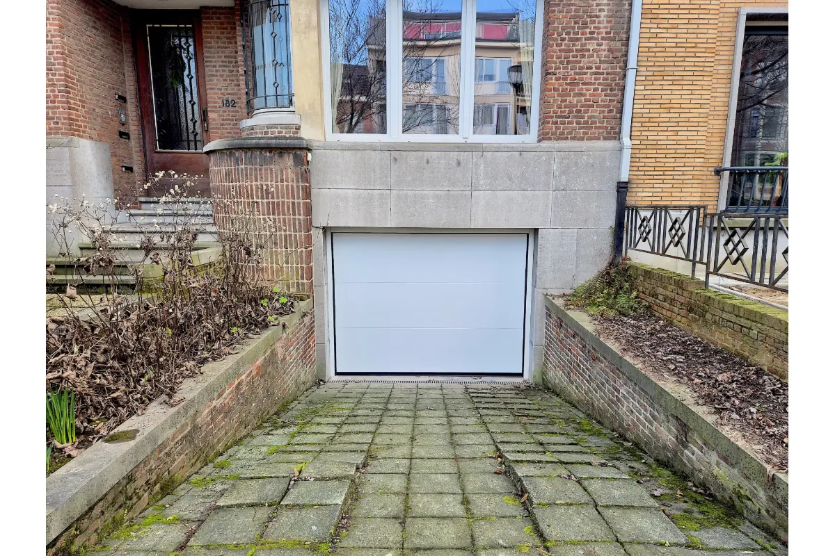 Parking & garage te  huur in Sint-Lambrechts-Woluwe 1200 130.00€  slaapkamers m² - Zoekertje 674327