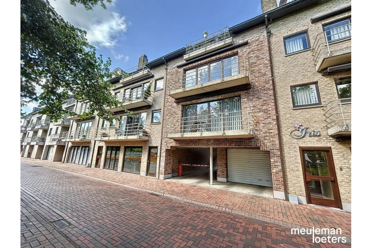 Parking & garage te  huur in Oostkamp 8020 80.00€  slaapkamers m² - Zoekertje 673857