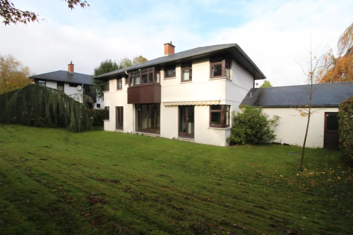 Huis te  in Wezembeek-Oppem 1970 2900.00€ 4 slaapkamers 210.00m² - Zoekertje 674244