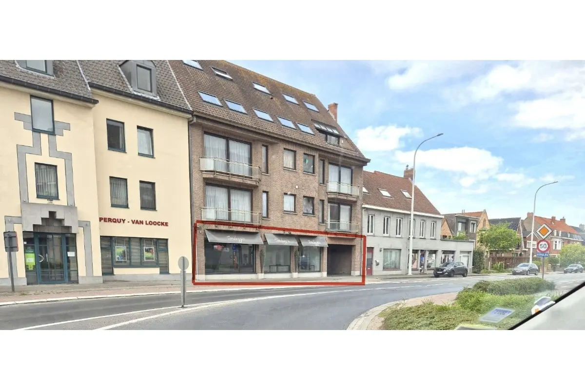 Handelszaak te  koop in Oostkamp 8020 227000.00€ 0 slaapkamers m² - Zoekertje 673631
