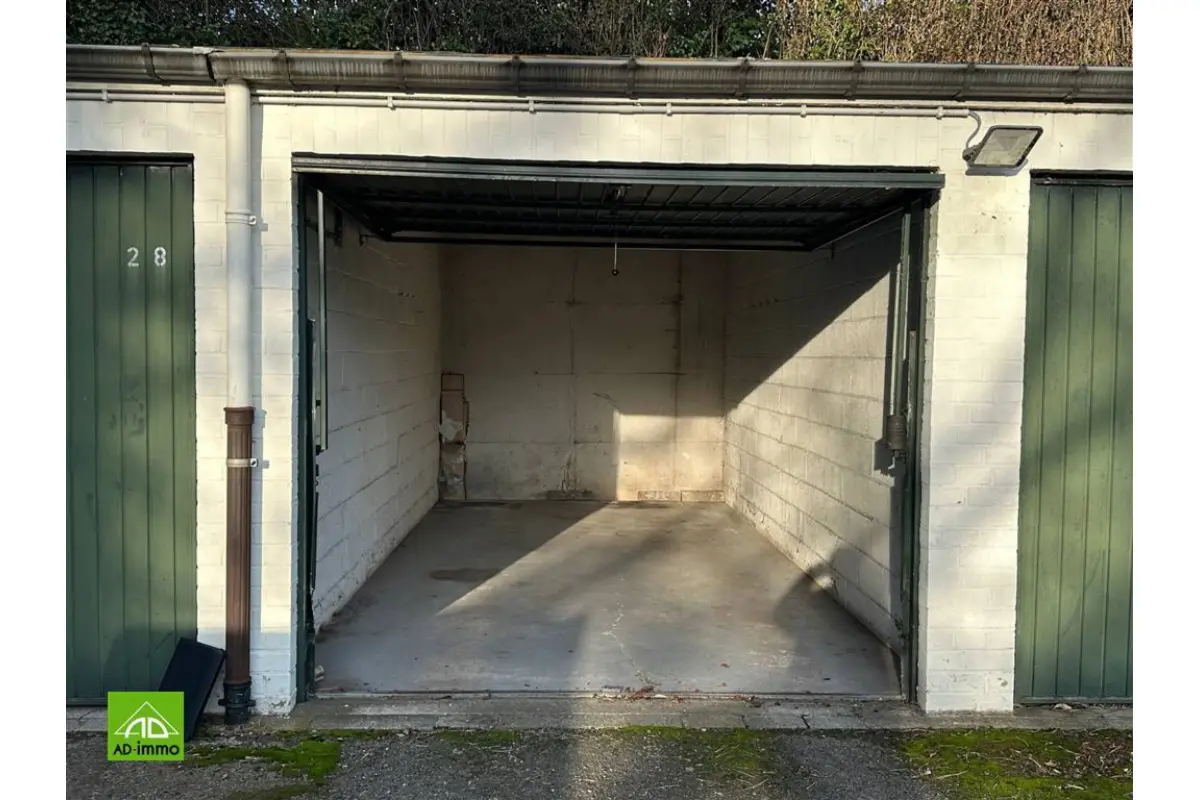Parking & garage te  koop in Namen 5000 25000.00€  slaapkamers m² - Zoekertje 673623