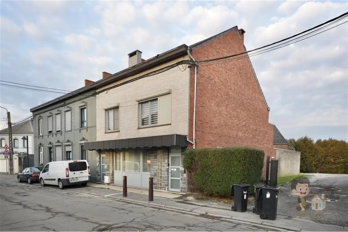 Appartementsgebouw te  koop in Aiseau-Presles 6250 274900.00€ 3 slaapkamers 197.00m² - Zoekertje 673632