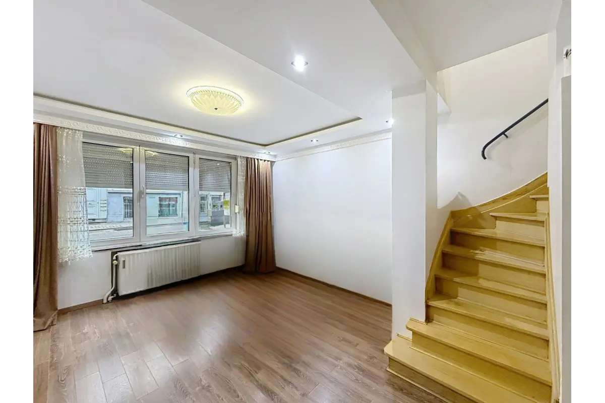 Duplex à  à Schaerbeek 1030 269000.00€ 2 chambres 80.00m² - annonce 674236